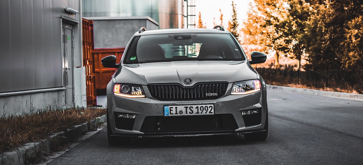 Skoda Octavia beautifully set in the spotlight from the front